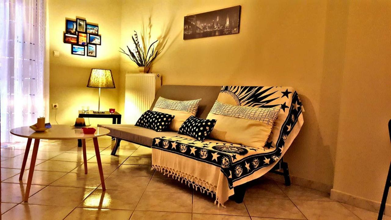 Cozy And Minimal Apartment พีเรียส ภายนอก รูปภาพ